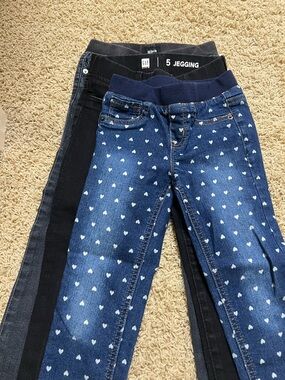 Bundle of 3 Girls Size 5T/5 Jeggings Cat & Jack, Hudson, and Gap Black and Blue